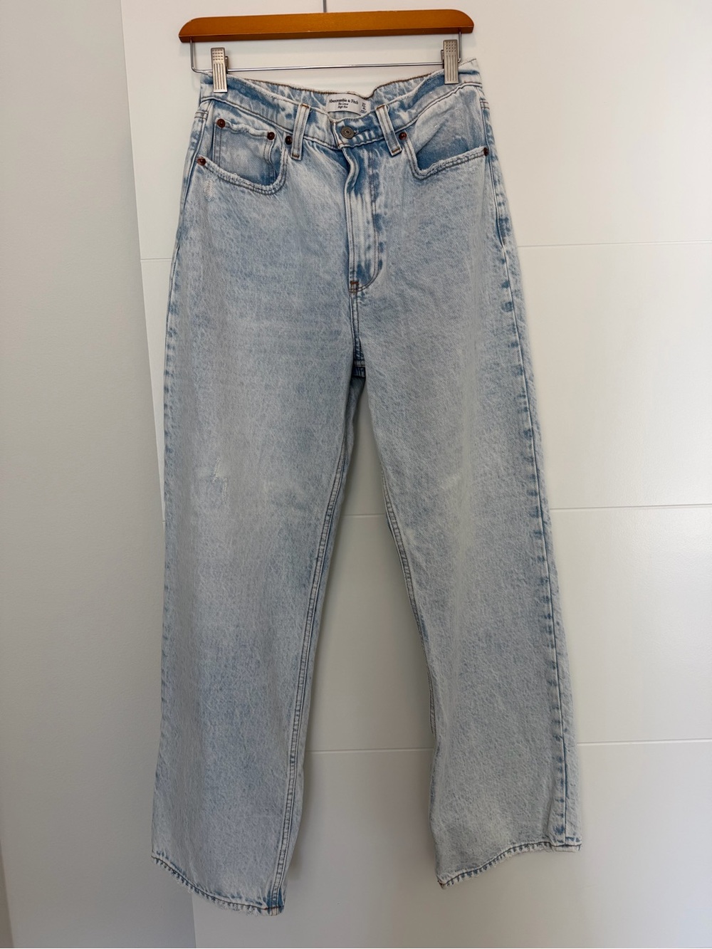 Abercrombie & Fitch Light Blue Loose High Rise 27/ REGULAR length